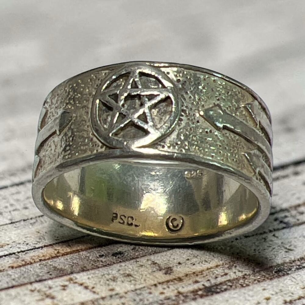 Vintage Peter Stone Designer Pentagram and Arrow Symbol Band Ring 925 Size 8.75